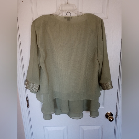 Le Boss Green Skirt with Top and Jacket Size 18W - Picture 2 of 8
